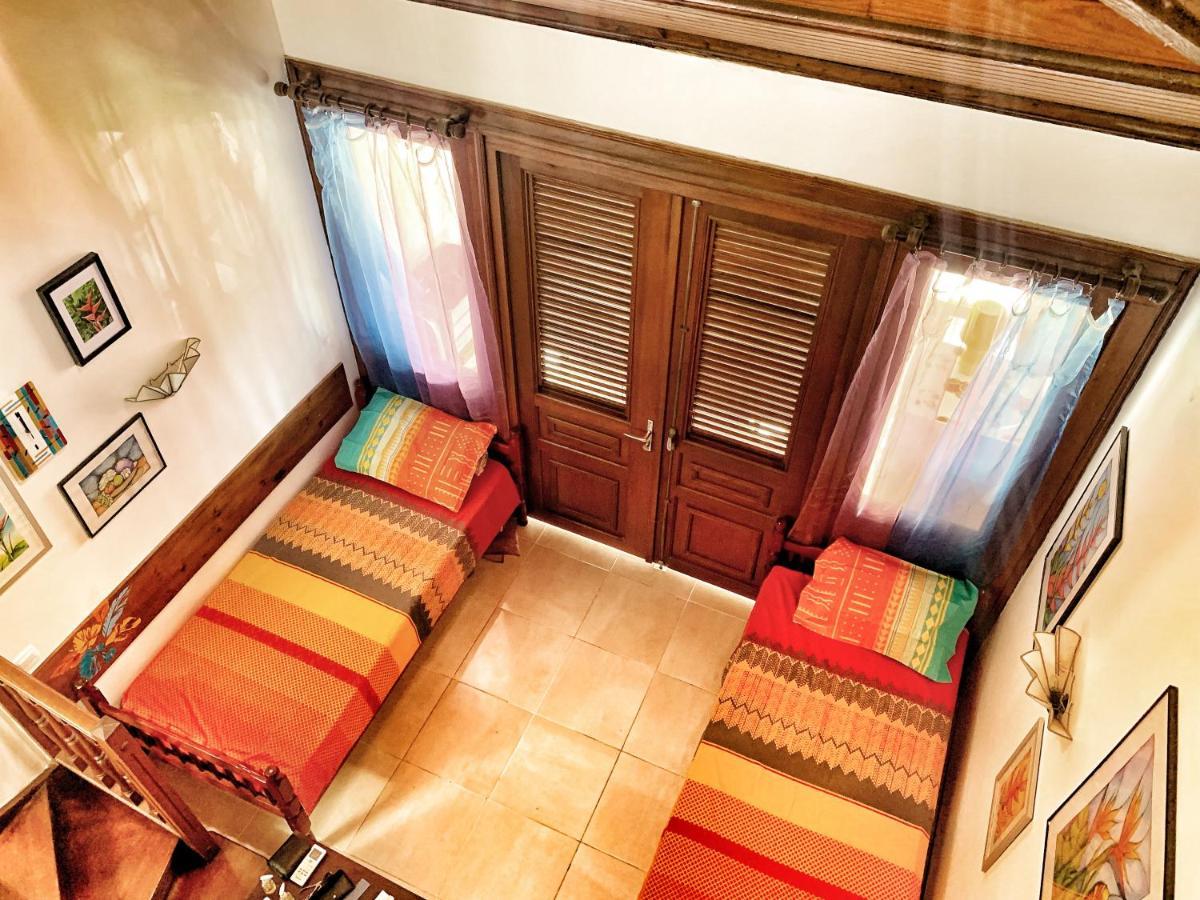 Appartement Duplex Climatise Avec Wi-Fi - Plage Pointe Marin A Pieds, Recemment Renove Sainte-Anne Eksteriør bilde