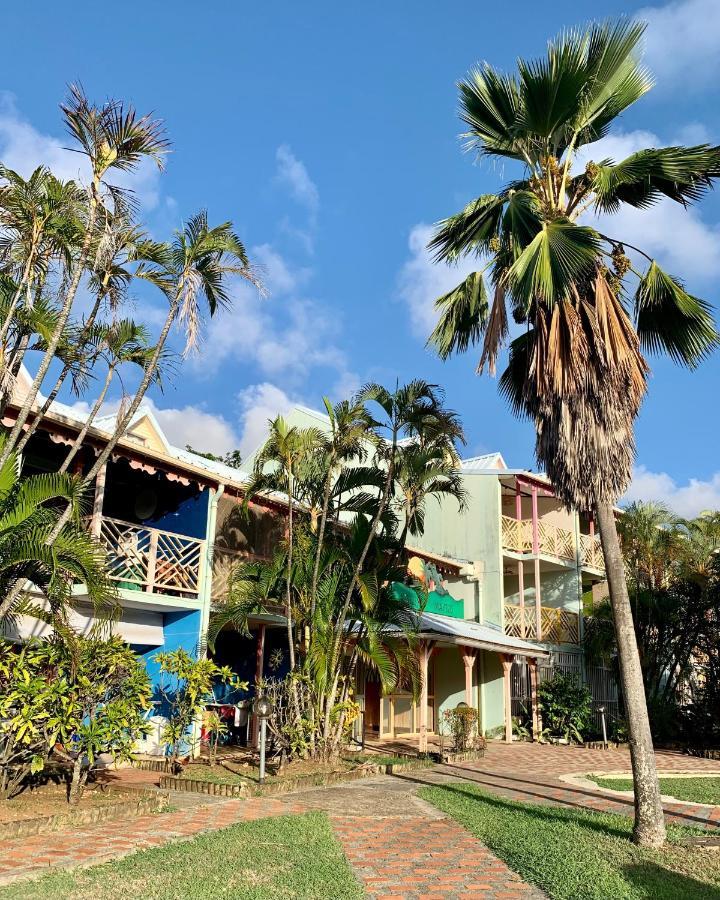Appartement Duplex Climatise Avec Wi-Fi - Plage Pointe Marin A Pieds, Recemment Renove Sainte-Anne Eksteriør bilde